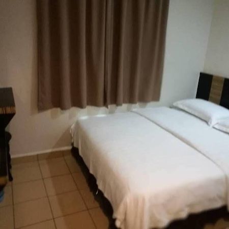Hotel Traveller Kota Kinabalu Eksteriør bilde