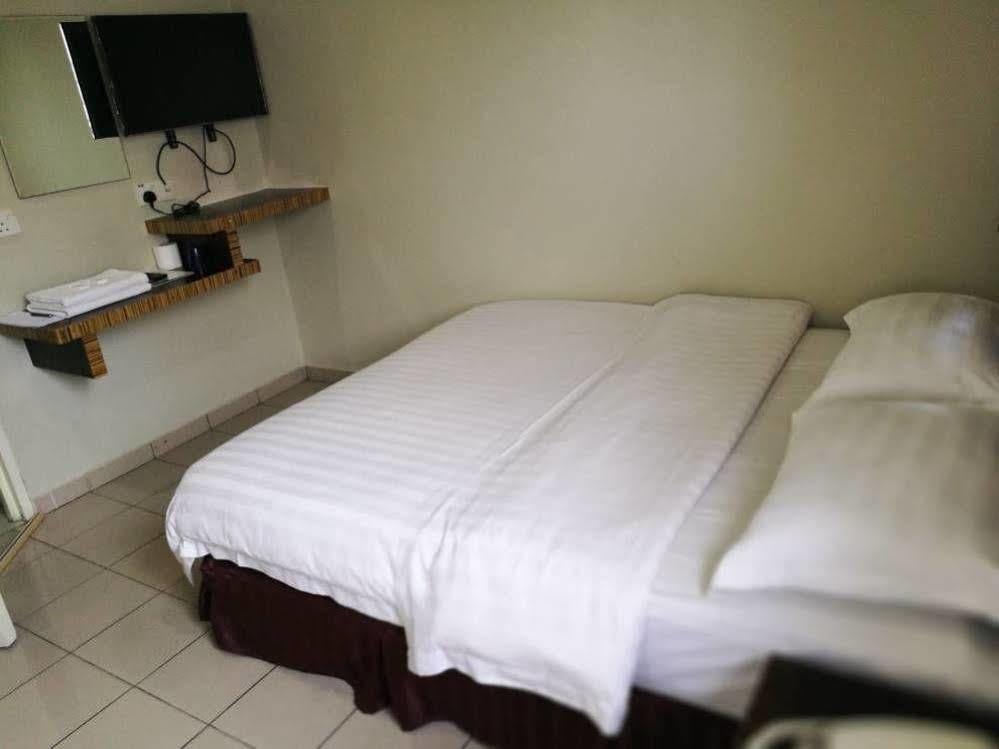 Hotel Traveller Kota Kinabalu Eksteriør bilde